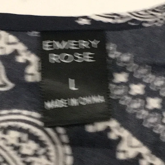 Emery Rose | Scarf & Paisley 3/4 Sleeve Blouse - Picture 7 of 9